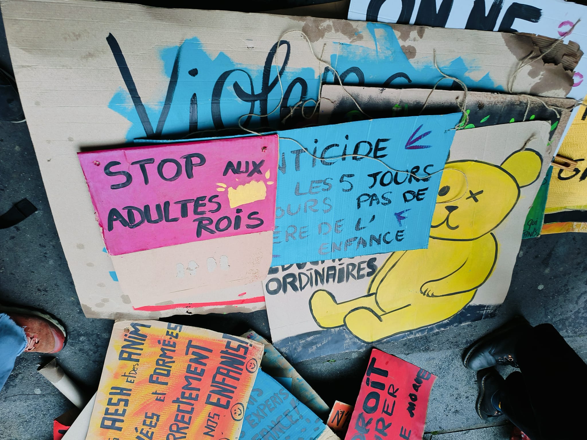 Par et pour les enfants - Depuis la manifestation contre les violences faites aux enfants 