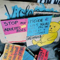 Par et pour les enfants - Depuis la manifestation contre les violences faites aux enfants 